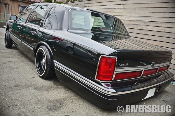 委託販売】1995 Lincoln Towncar Signature